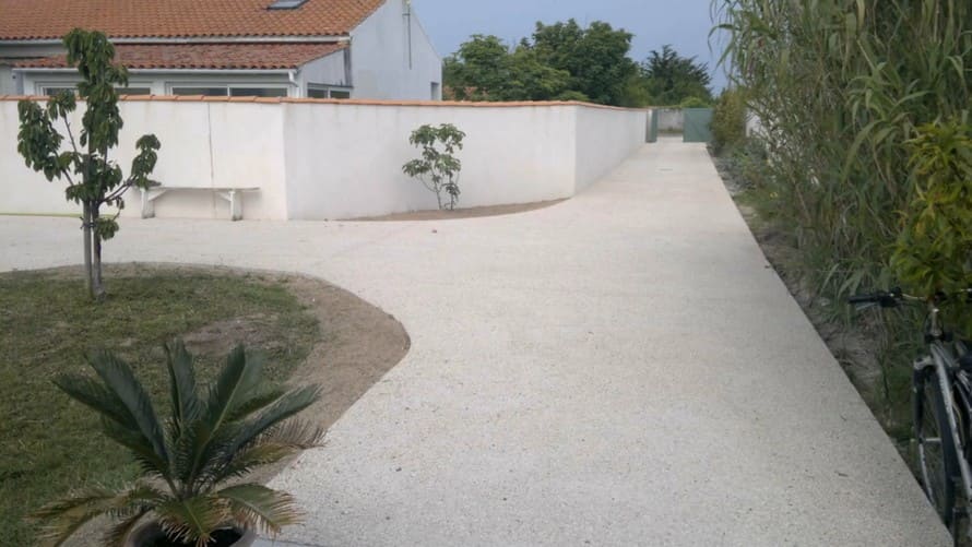 Entrée de maison — Gravier décoratif extra dur
