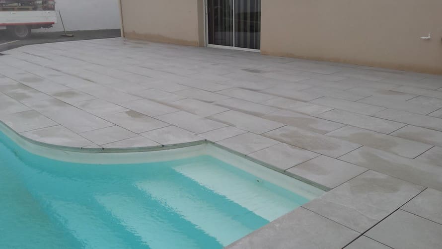 Terrasse en dallage grès cérame